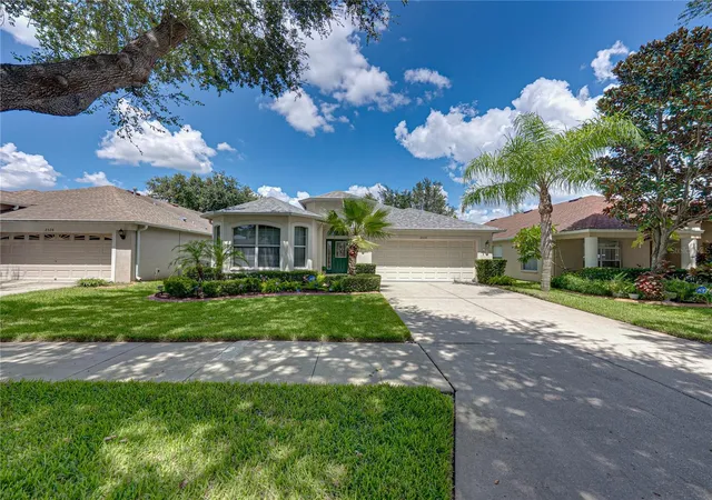 Photo 3 of Sale Pending at 2530 Cross More St, Valrico, FL 33594 | MLS# TB8417278 | Listing updated on 2026-09-09