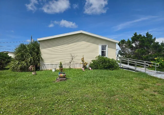Homes for sale in Englewood, FL | 1366 Flamingo Dr, Englewood, FL 34224 | MLS# D6143434