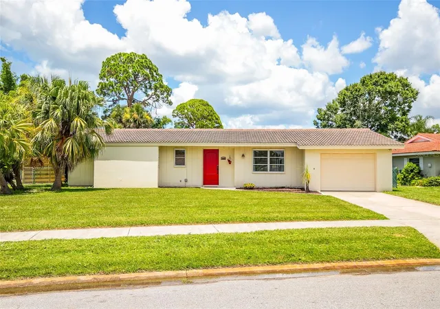3rd image of 7460 Mariana Dr, Sarasota, FL 34231 | MLS# A4662030