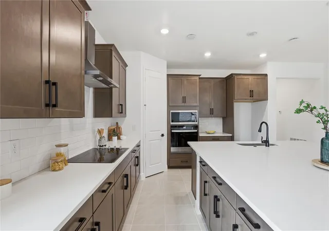 4th image of 468 Veneto Cir, Clermont, FL 34715 | MLS# O6335824