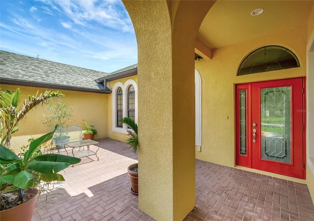 3rd image of 9317 Lisbon St, Seffner, FL 33584 | MLS# TB8417479