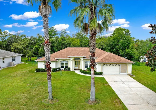 Single family home for sale at 10884 SW 53rd Circle, OCALA, FL 34476 | MLS# OM707625
