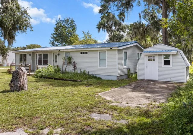 Homes for sale in Lake Panasoffkee, FL | 1955 Cr 439c, Lake Panasoffkee, FL 33538 | MLS# TB8417625
