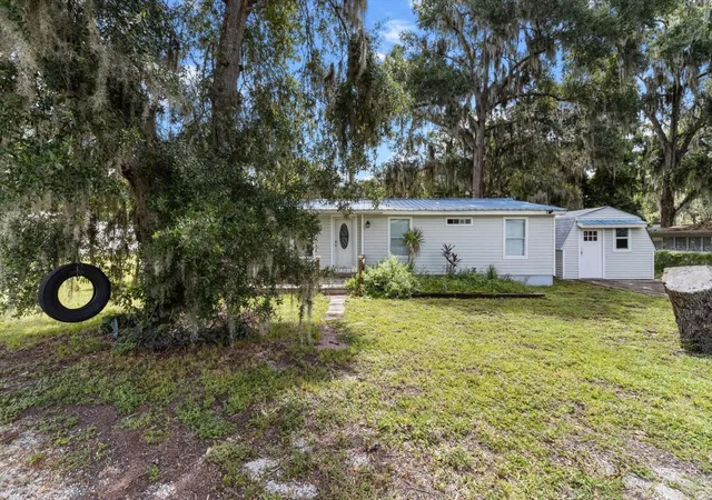 Homes for sale in Lake Panasoffkee, FL | 1955 Cr 439C, Lake Panasoffkee, FL 33538 | MLS# TB8417625