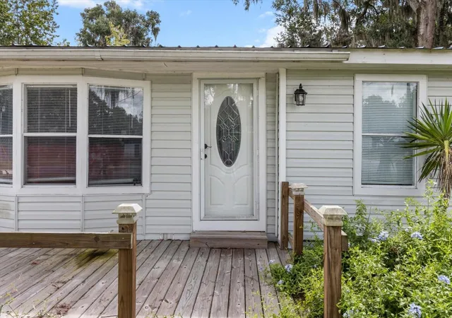Homes for sale in Lake Panasoffkee, FL | 1955 Cr 439C, Lake Panasoffkee, FL 33538 | MLS# TB8417625