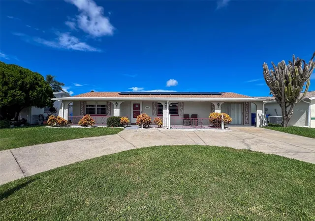 3rd image of 2349 Hama Dr, Holiday, FL 34691 | MLS# W7878180