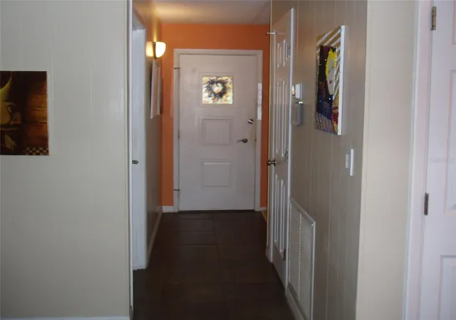4th image of 120 Sw Monroe Cir N, Saint Petersburg, FL 33703 | MLS# TB8418068