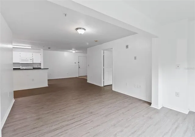 5th image of 5459 Vineland Rd, Orlando, FL 32811