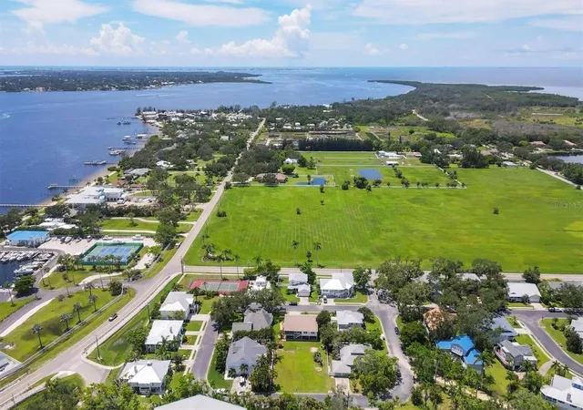 56th image of 1408 43rd Avenue Dr W, Palmetto, FL 34221 | MLS# A4662268