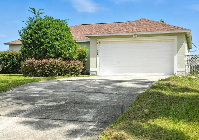 2nd image of 3154 Lynnhaven St, Deltona, FL 32738 | MLS# V4944383