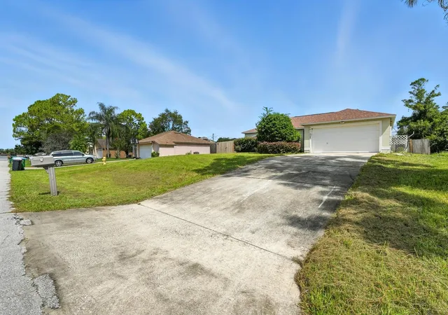 5th image of 3154 Lynnhaven St, Deltona, FL 32738 | MLS# V4944383