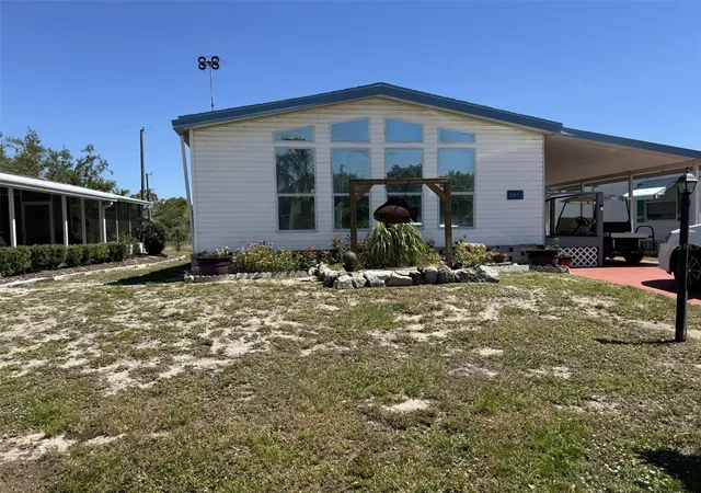Photo 2 of Manufactured home for sale at 8442 Breeze Hill Dr, Lake Wales, FL 33898 | MLS# P4935967 | Listing updated on 2026-09-24