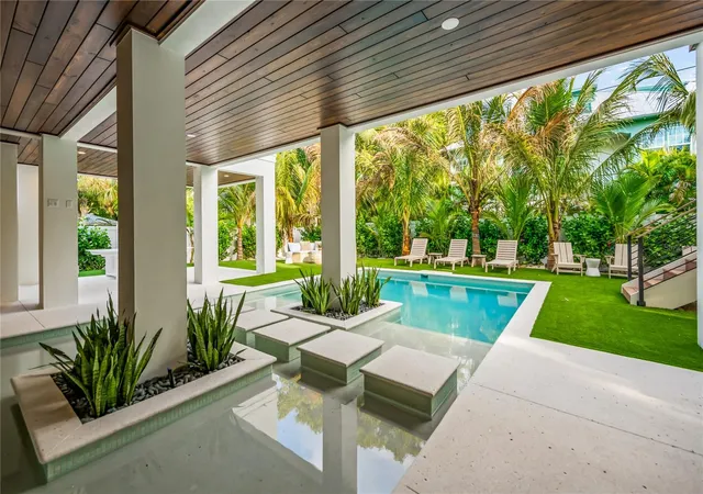 4th image of 107 Maple Ave, Anna Maria, FL 34216 | MLS# TB8418423