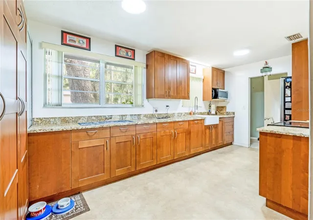 4th image of 24 Oak St, Port Orange, FL 32127 | MLS# V4944392