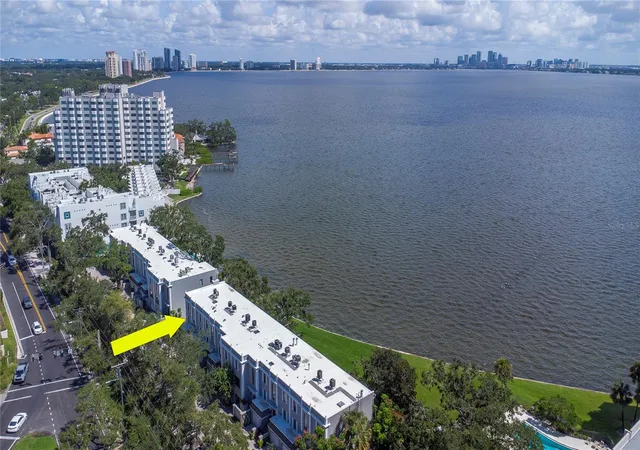 Homes for sale in Tampa, FL | 5010 Bayshore Boulevard, Tampa, FL 33611 | Houzeo