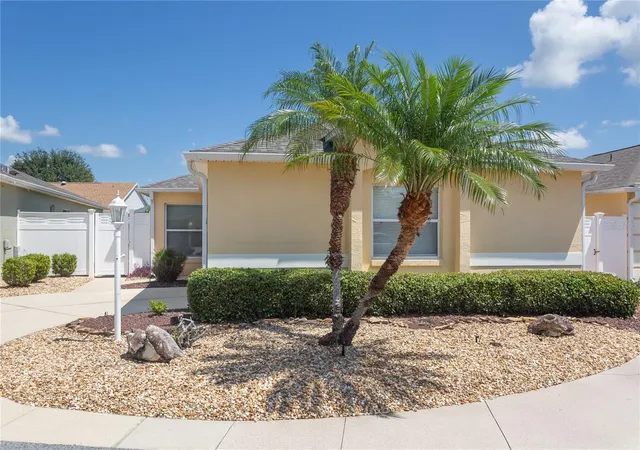 Photo 3 of Sale Pending at 1497 Alexandria Pl, The Villages, FL 32162 | MLS# G5100937 | Listing updated on 2026-09-13