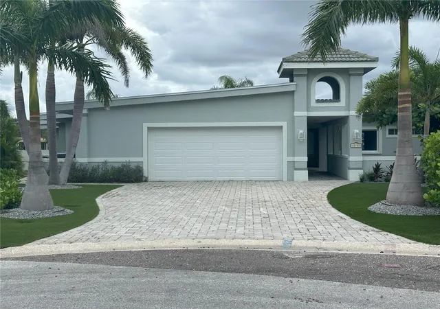 Homes for sale in Treasure Island, FL | 10103 Tarpon Dr, Treasure Island, FL 33706 | MLS# TB8418644