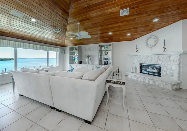 5th image of 1400 Beach Rd #3, Englewood, FL 34223 | MLS# N6140134