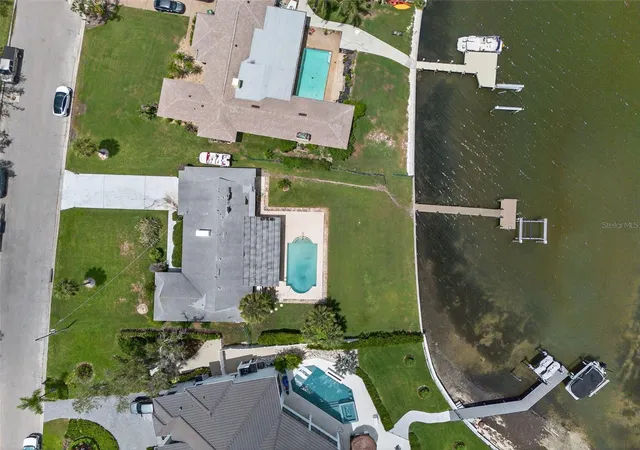 3rd image of 377 S Shore Dr, Sarasota, FL 34234 | MLS# A4662448