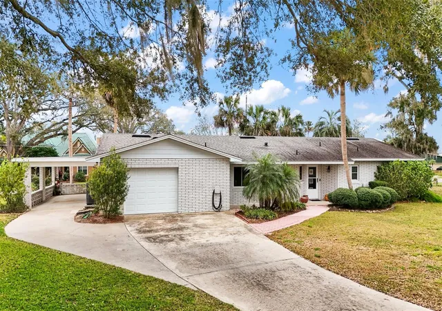 1st image of 803 N Shore Dr, Leesburg, FL 34748 | MLS# O6336921