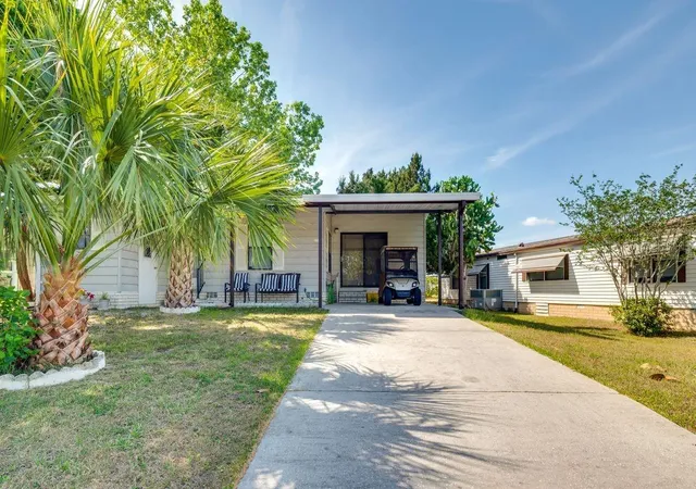 Photo 2 of Manufactured home for sale at 1224 Dustin Dr, Lady Lake, FL 32159 | MLS# OM707875 | Listing updated on 2026-09-29