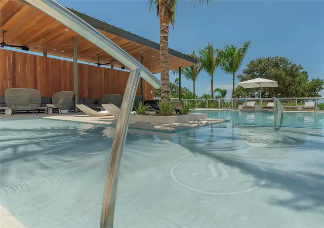 2nd image of 1020 Sunset Pt Rd, CLEARWATER, FL 33755