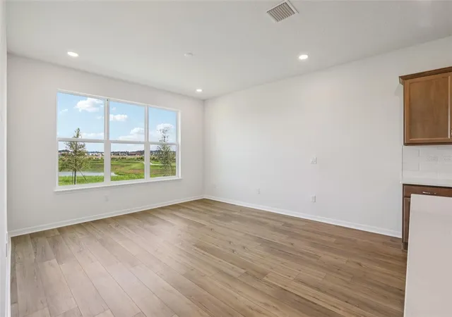 3rd image of 31455 Spanish Mission Rd, San Antonio, FL 33576 | MLS# TB8419365