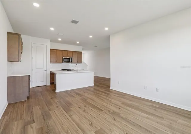 5th image of 31455 Spanish Mission Rd, San Antonio, FL 33576 | MLS# TB8419365