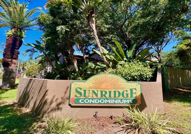 Homes for sale in Sarasota, FL | 984 Sunridge Drive, Sarasota, FL 34234 | Houzeo