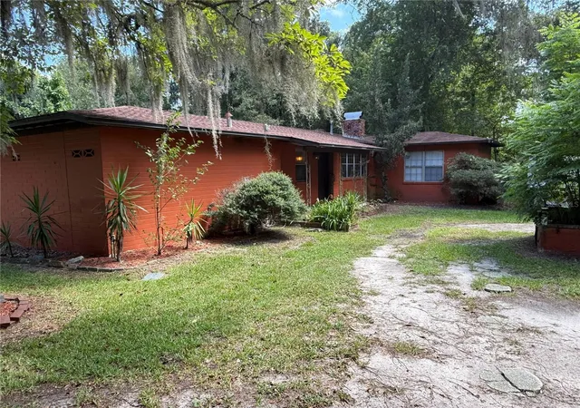 Homes for sale in Gainesville, FL | 1830 Sw Williston Rd, Gainesville, FL 32608 | MLS# GC533438