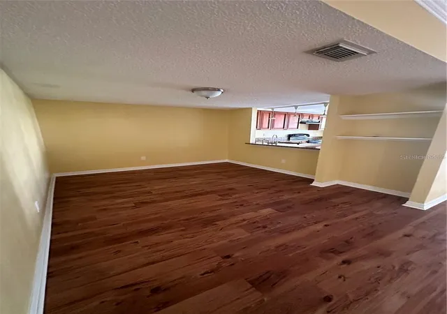 Listing Photo 2 - Condo for sale in building located at 4725 Puritan Cir, TAMPA, FL 33617 - Unit #603