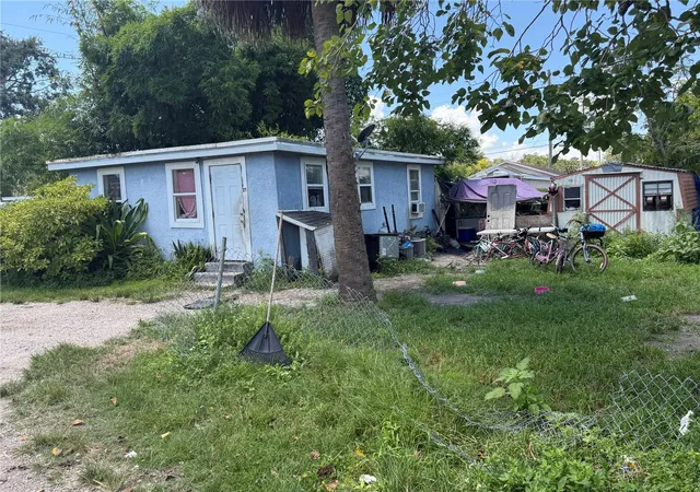 7th image of 810 Person St, Kissimmee, FL 34741 | MLS# S5133165