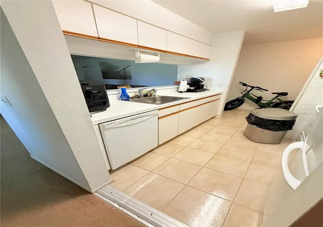 5th image of 3001 58Th Ave S #1002, St Petersburg, FL 33712 | MLS# TB8419856