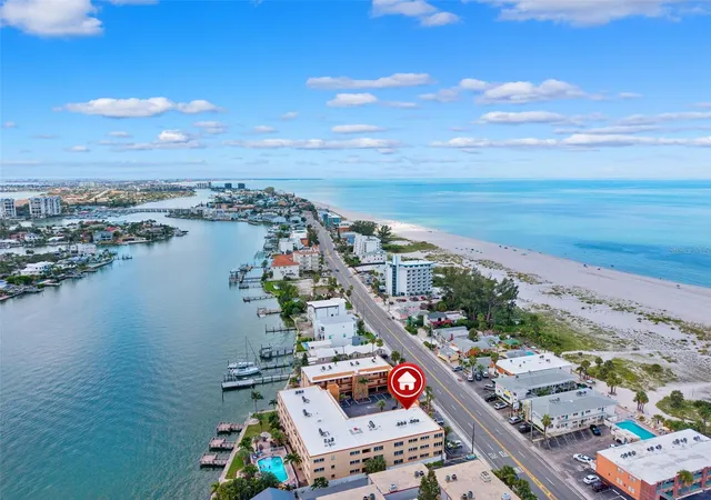 3rd image of 10265 Gulf Blvd, Treasure Island, FL 33706