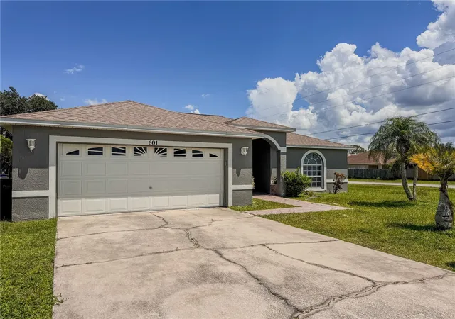 Photo 2 of Sale Pending at 601 Bobcat Ln, Kissimmee, FL 34759 | MLS# O6338109 | Listing updated on 2026-09-08
