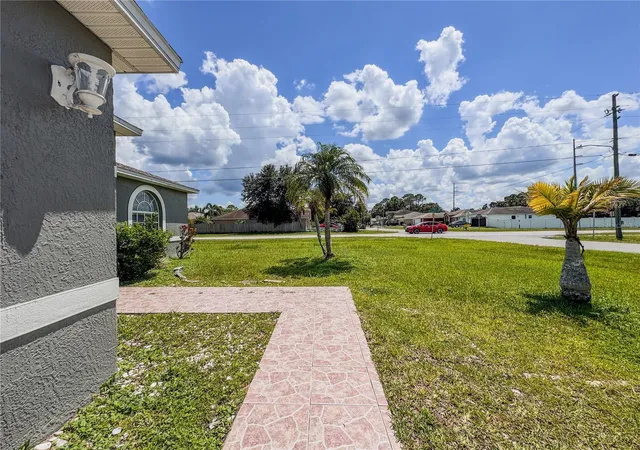 Photo 3 of Sale Pending at 601 Bobcat Ln, Kissimmee, FL 34759 | MLS# O6338109 | Listing updated on 2026-09-08