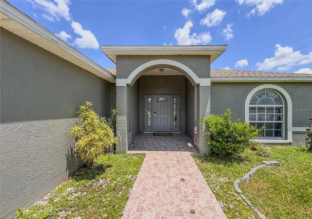 Photo 3 of Sale Pending at 601 Bobcat Ln, Kissimmee, FL 34759 | MLS# O6338109 | Listing updated on 2026-09-08