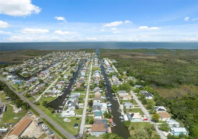 3rd image of 7711 Hatteras Dr, Hudson, FL 34667 | MLS# W7878370