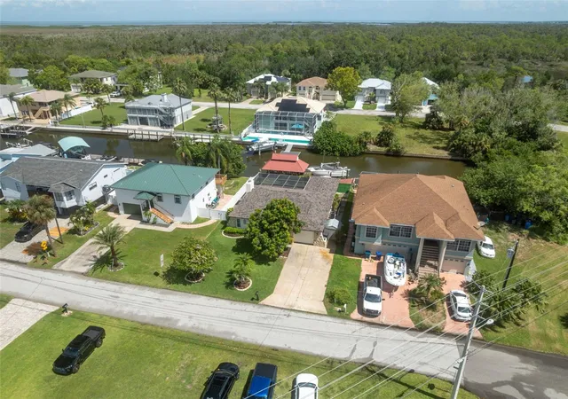 4th image of 7711 Hatteras Dr, Hudson, FL 34667 | MLS# W7878370