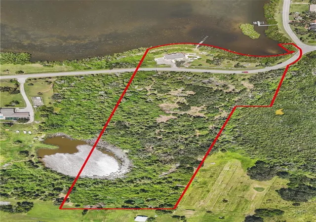 Homes for sale in Terra Ceia, FL | 1460 Bayshore Dr, Terra Ceia, FL 34250 | MLS# A4662872
