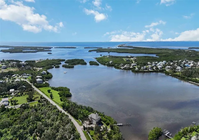 Homes for sale in Terra Ceia, FL | 1460 Bayshore Dr, Terra Ceia, FL 34250 | MLS# A4662872