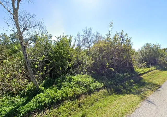 Photo 3 of Land for sale at Yacht Clb Dr, Venice, FL 34293 | MLS# V4944481 | Listing updated on 2026-10-20