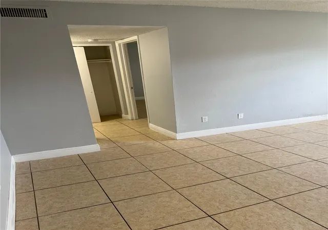 2nd image of 5325 Curry Frd Rd, ORLANDO, FL 32812