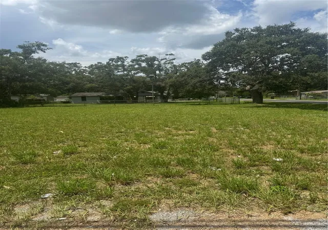 Photo 2 of Sale Pending at 7225 E 29th Avenue, Tampa, FL 33619 | MLS# L4955381 | Listing updated on 2025-10-09