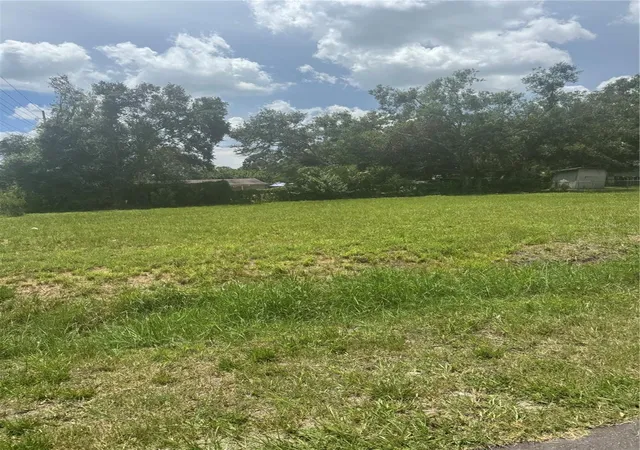Photo 4 of Sale Pending at 7225 E 29th Avenue, Tampa, FL 33619 | MLS# L4955381 | Listing updated on 2025-10-09