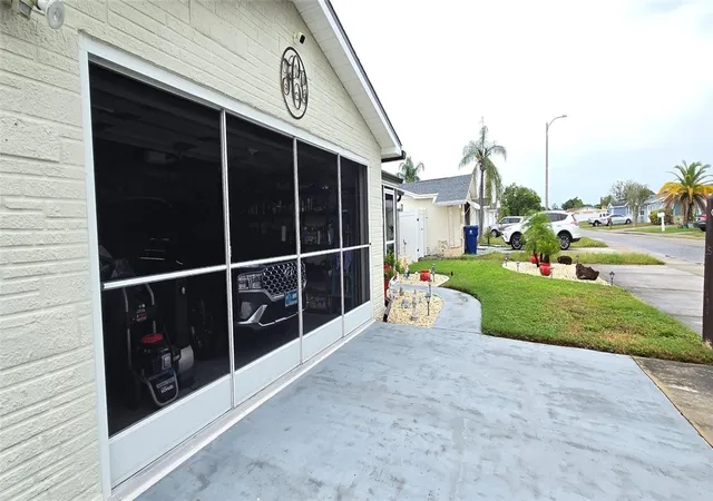 3rd image of 3111 Kilburn Rd, Holiday, FL 34691 | MLS# W7878400