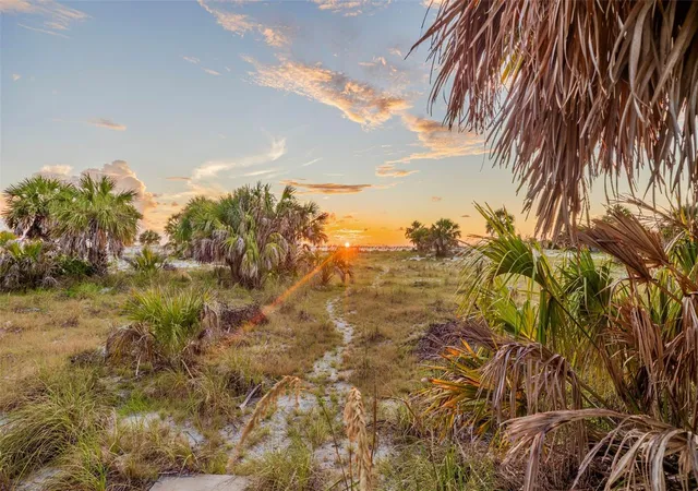 5th image of 1024 Eldorado Ave, Clearwater Beach, FL 33767 | MLS# TB8421060