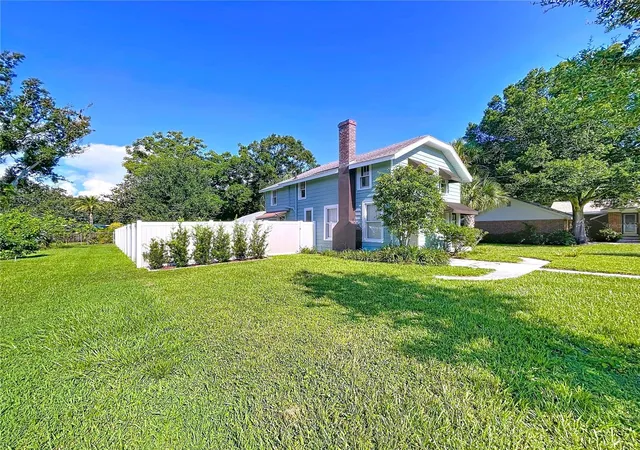 Homes for sale in Largo, FL | 363 14Th St Nw, Largo, FL 33770 | MLS# TB8421096