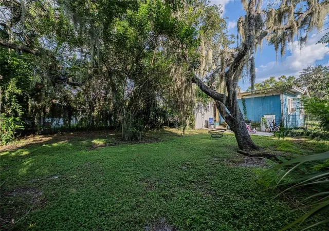 3rd image of 2236 Burns St, Lakeland, FL 33801 | MLS# TB8421343