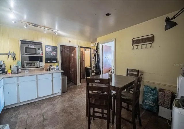 5th image of 2236 Burns St, Lakeland, FL 33801 | MLS# TB8421343